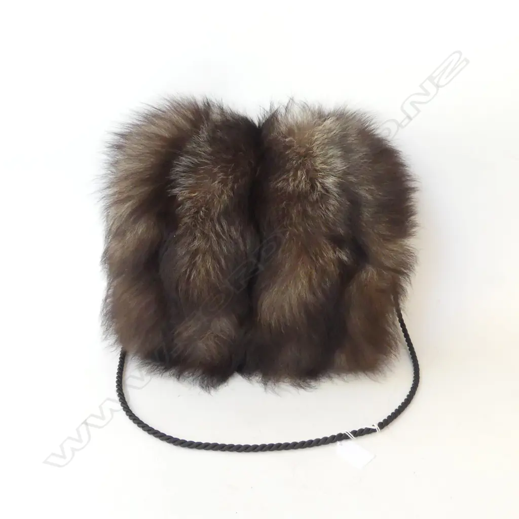VINTAGE FOX FUR MUFF Image 1++