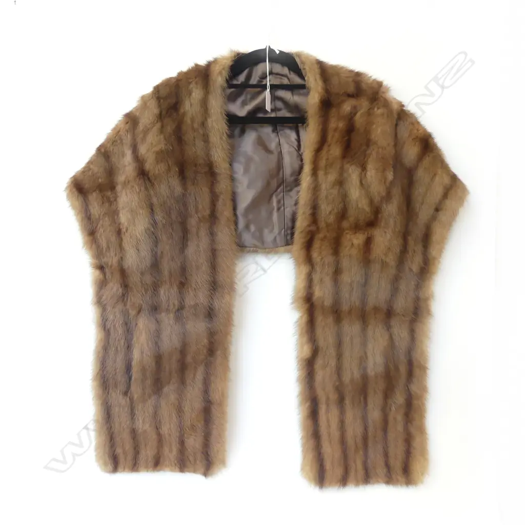 FUR STOLE IN EXCELLENT CONDITION, L.1620MM Image 1++