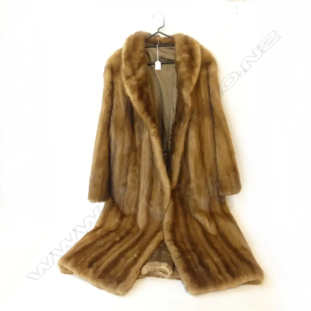 VINTAGE LONG BROWN MINK FUR COAT Image 1++
