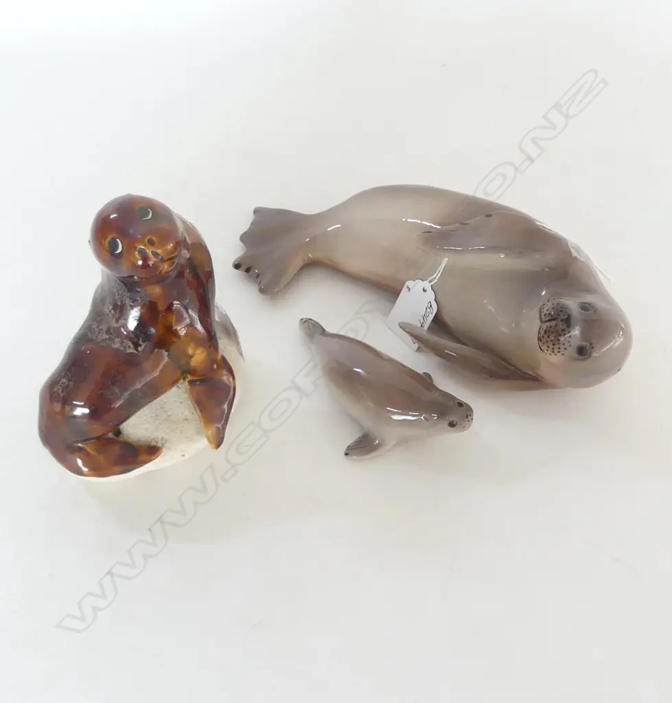 3 PC; SEAL w BABY CALF & MOUNTED MONK SEAL, CERAMIC ON VOLCNIC ROCK, HAWAIIAN, L.230mm & H.150mm Image 1++