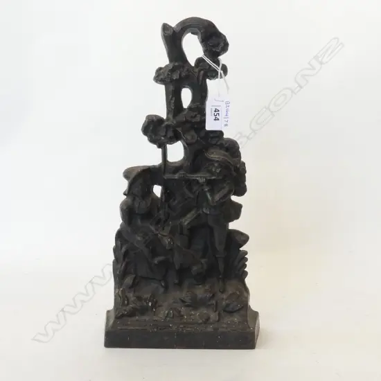 VICTORIAN CAST IRON DOORSTOP COTTAGE SCENE, H.330mm