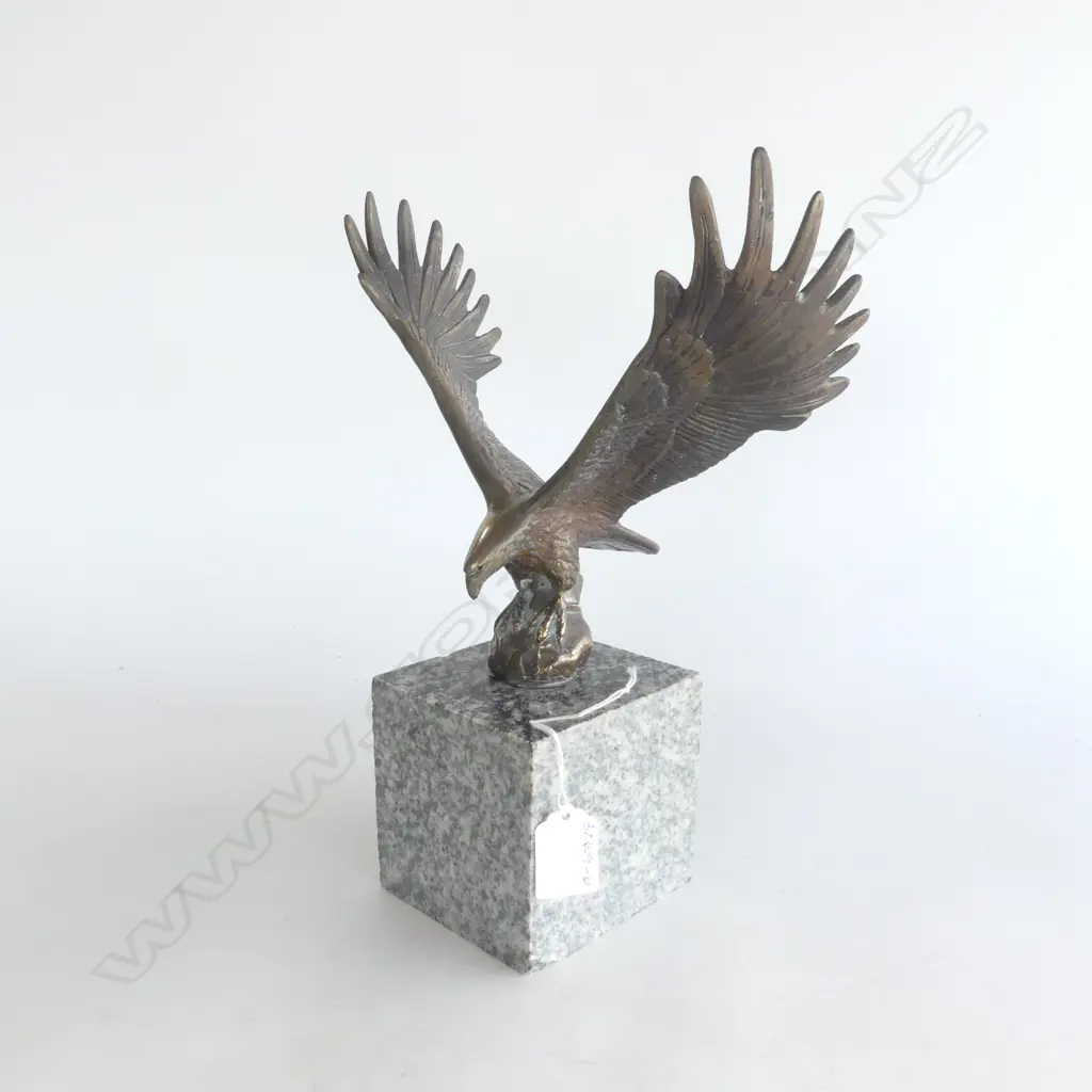 HEAVY BRONZE EAGLE ON MARBLE PLINTH, H.290mm (total w base) Image 1++