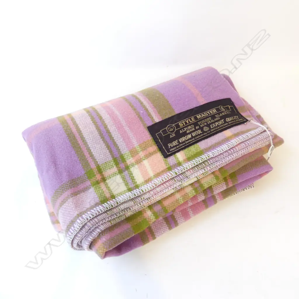 SINGLE 'STYLE MASTER' LABELED NZ 100% WOOL BLANKET Image 1++