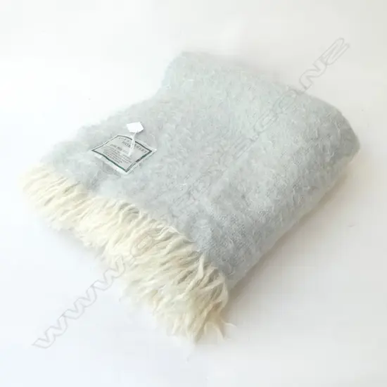 LAURA ASHLEY S/AFRICAN MOHAIR RUG