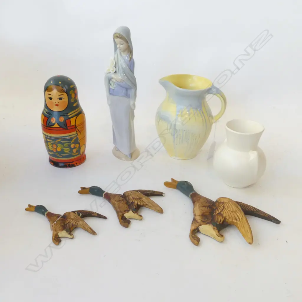 5 PCES; LLADRO FIGURINE H.225mm, RUSSIAN DOLL, CROWN LYNN VASE, CROWN DEVON JUG, 3 WALL DUCKS (FAULTED) Image 1++