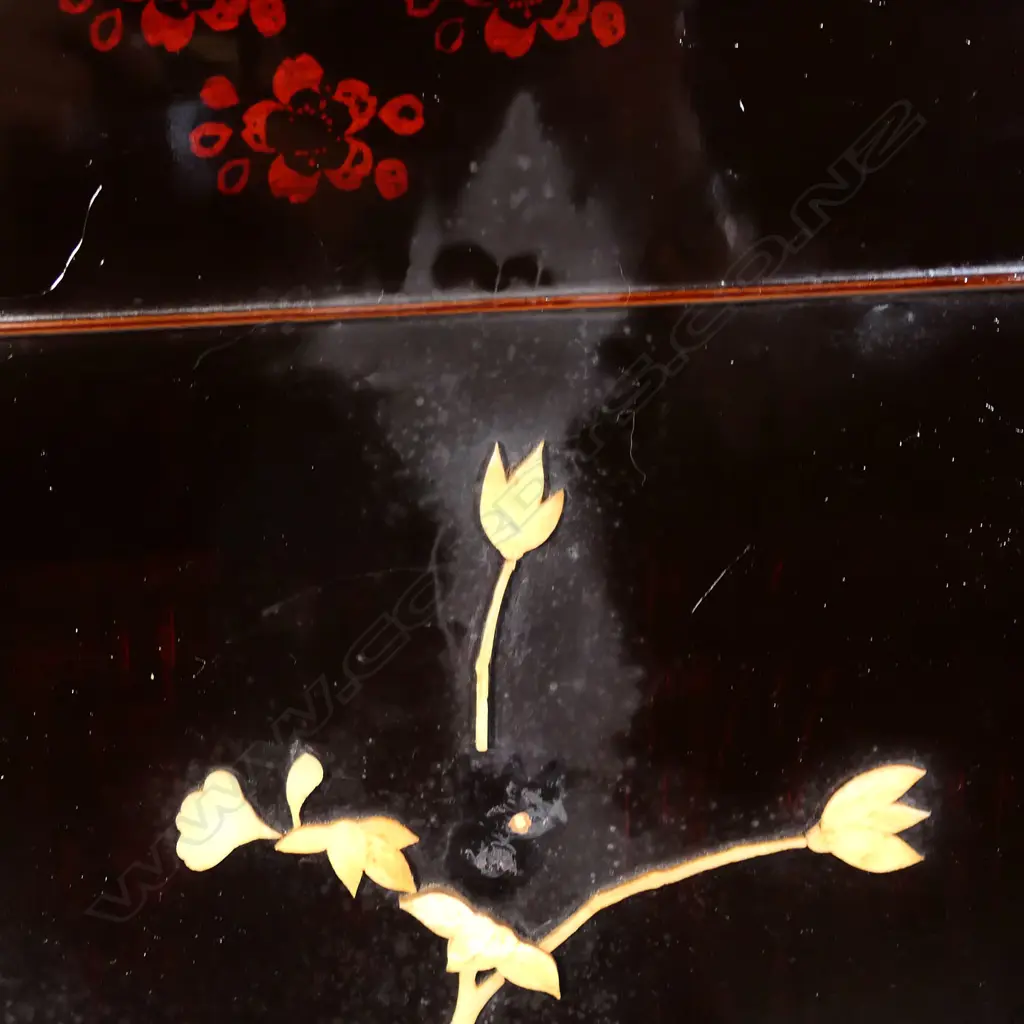 ORIENTAL 2 PANEL LACQUERED SCREEN w. BONE DECORATION H.1650mm (faulted) Image 1++