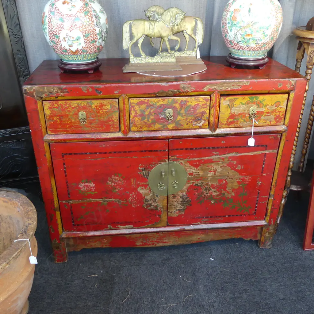 RED LACQUERED CHINESE SIDEBOARD 1080x420x880mm Image 1++