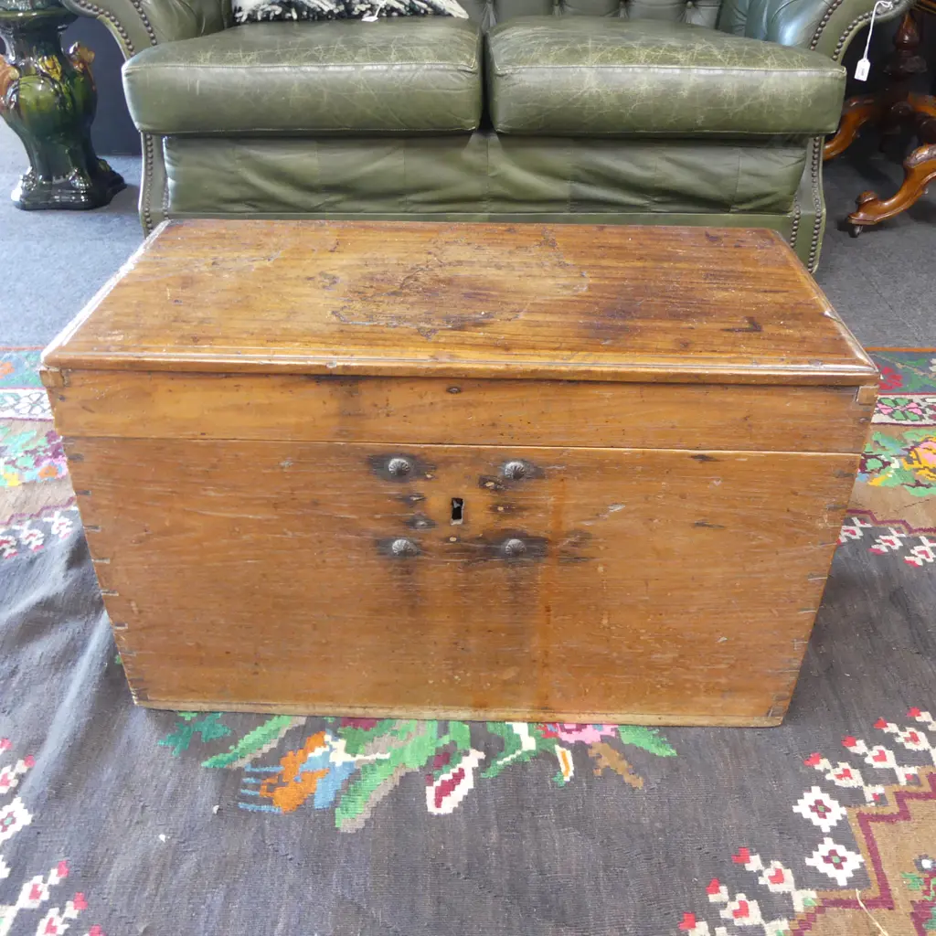 OLD WOODEN BOX 650x320x405mm Image 1++