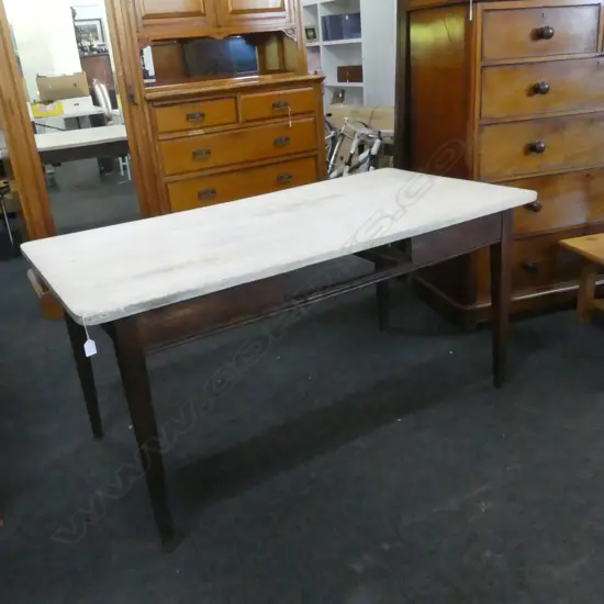 WHITE WASHED PLANK TOP DINING TABLE (MISSING DRAWER) 1500x780x720mm