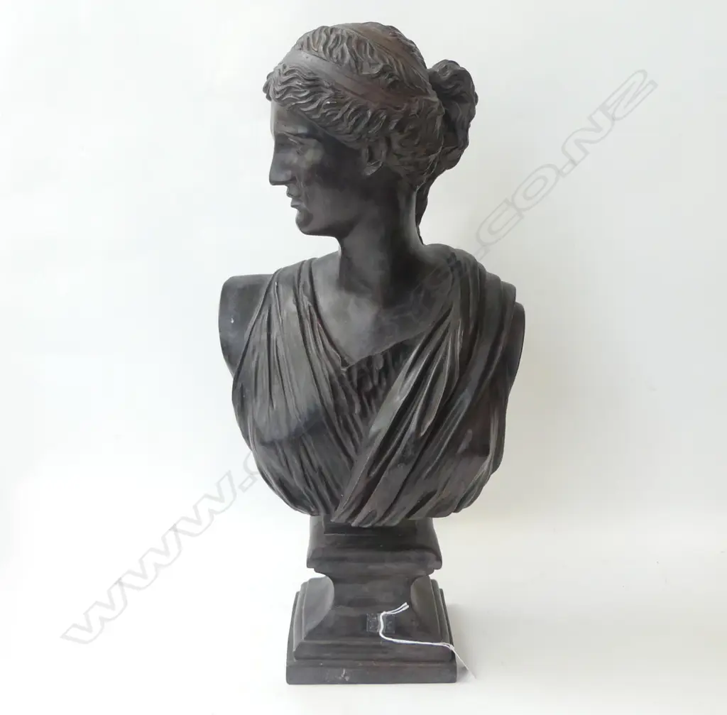 BRONZED RESIN BUST GRECIEN LADY, H.580mm Image 1++