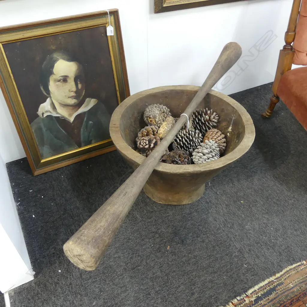 LG WOODEN PESTLE L.1095mm & MORTAR (+PINECONES) 475mm dia Image 1++