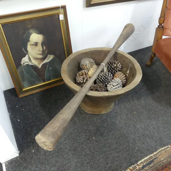 LG WOODEN PESTLE L.1095mm & MORTAR (+PINECONES) 475mm dia