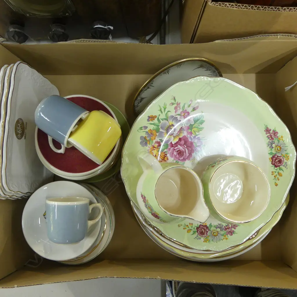 COLLECTION OF CROWN LYNN PLATES, SAUCERS, SML DISHES, M/S & 3 DEMITASSE C/S Image 1++
