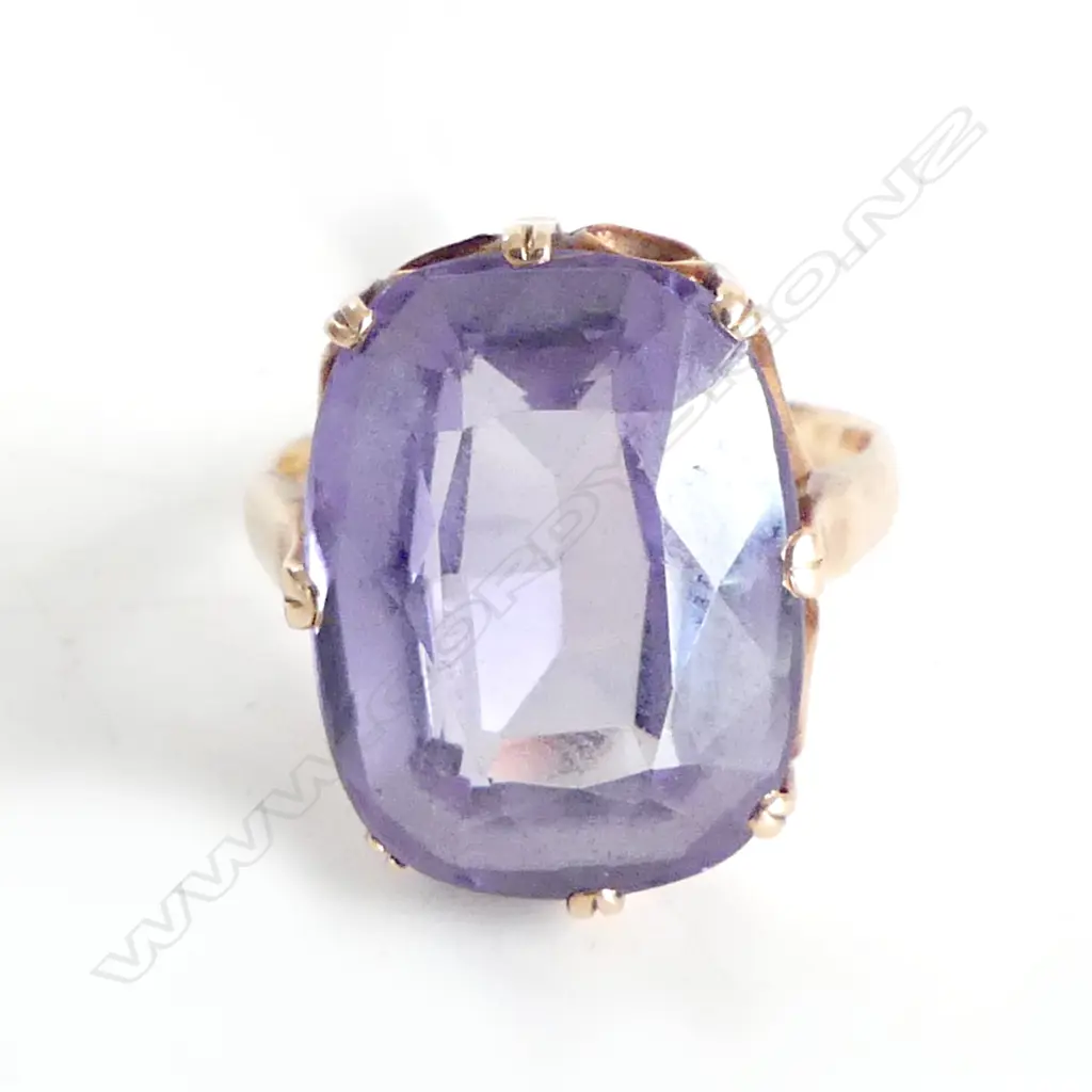 9ct or higher & SYN  PURPLE/BLUE STONE GOLD RING  SIZE M  5.5gms Image 1++