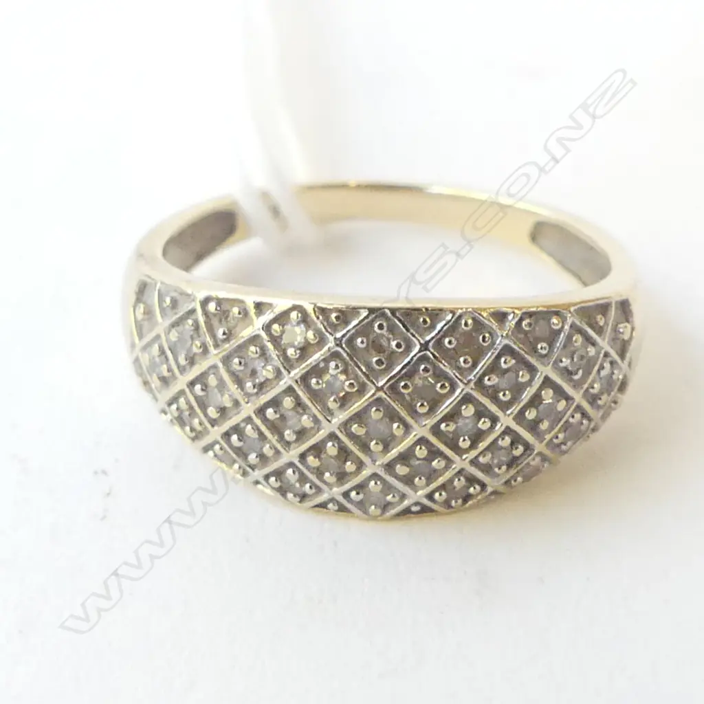 9ct YELLOW GOLD & MULTI SMALL DIAMOND BAND SIZE N  2.6gms Image 1++