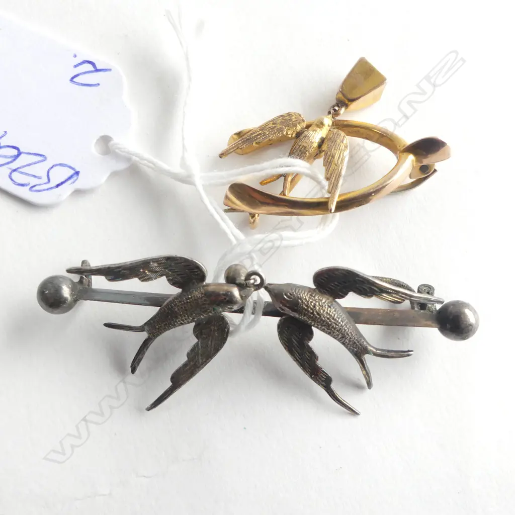 9ct YELLOW GOLD SWALLOW & WISHBONE BROOCH 2.45gms + SILVER SWALLOW BROOCH no bar Image 1++