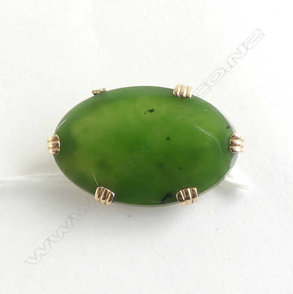 9CT GOLD & POUNAMU VINTAGE OVAL BROOCH   (1 CLASP IS DAMAGED) Image 1++