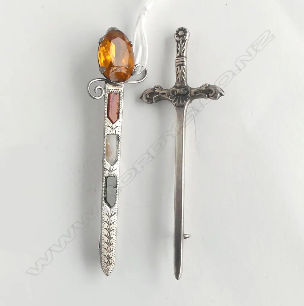 2 VINTAGE SILVER SWORD BROOCHES:1 SCOTTISH gem set  Image 1++