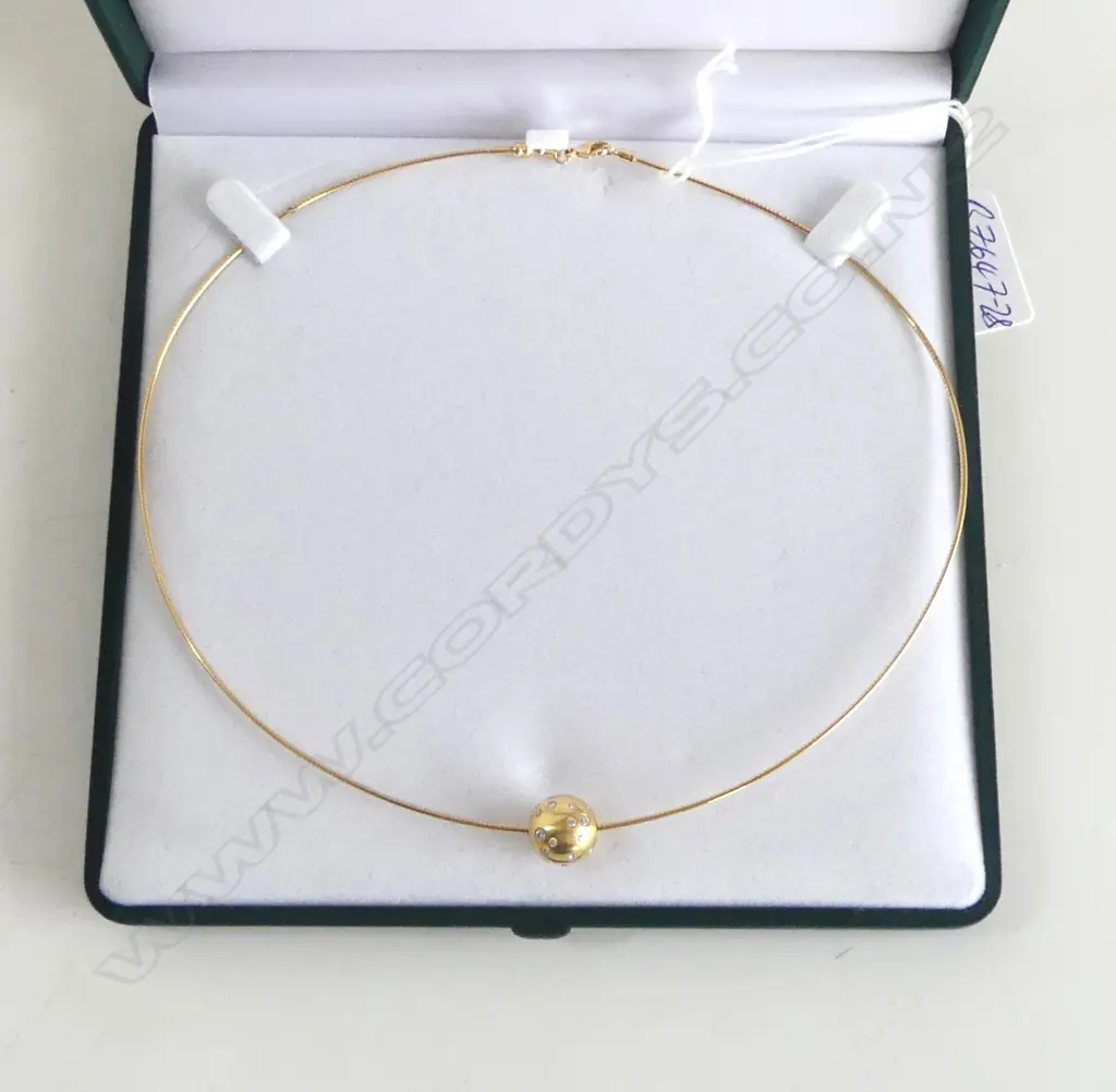 CONTEMPORARY 9ct GOLD & DIAMOND NECKLET the wire w moveable diamond set sphere 10.6gms. Boxed Image 1++
