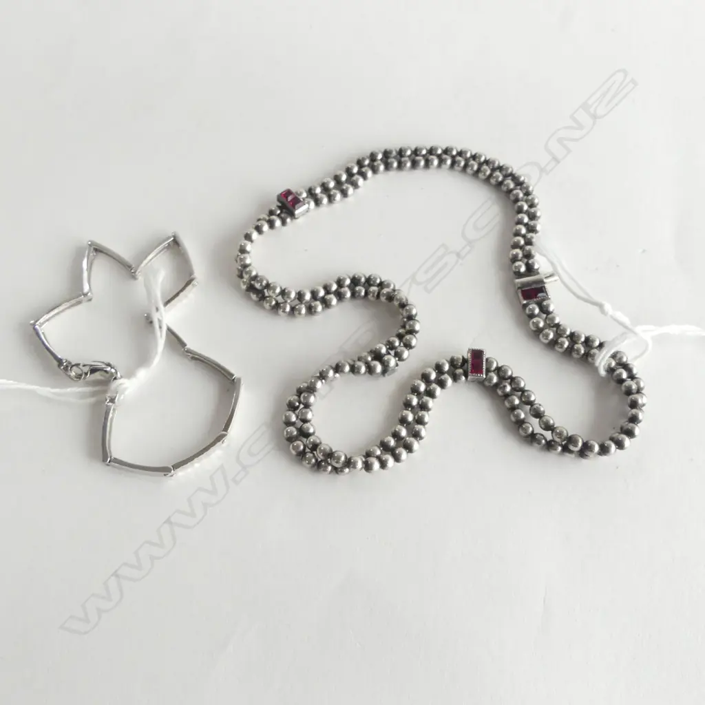 CHAIN w INLAID SML RED CUT GEMS?  33Cm & SM FINE 18CT WHITE GOLD BRACLET, DIA.50mm, 5.2 gm Image 1++