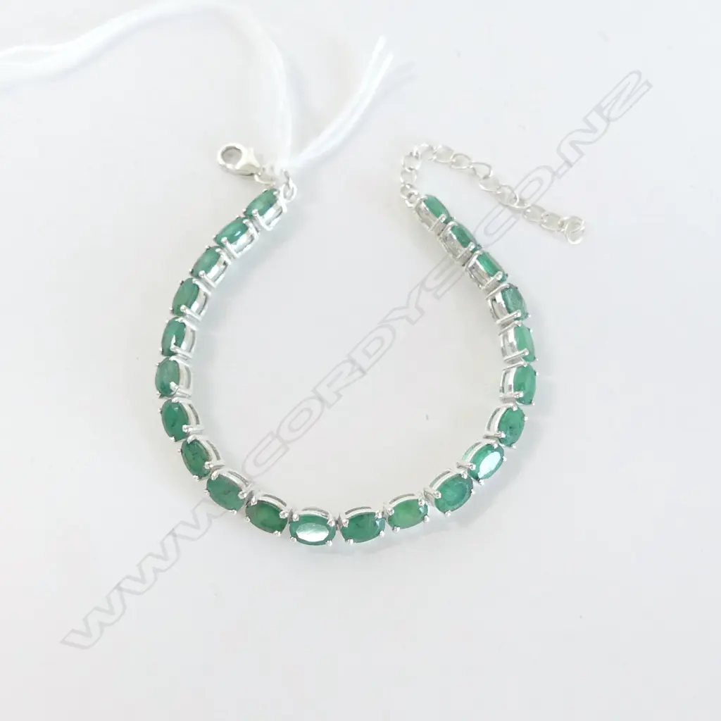 STG & LOW GRADE EMERALD BRACELET Image 1++