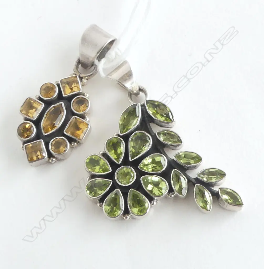 2 SILVER MULTI GEM STONE PENDANTS: PERIDOT & CITRINE? Image 1++