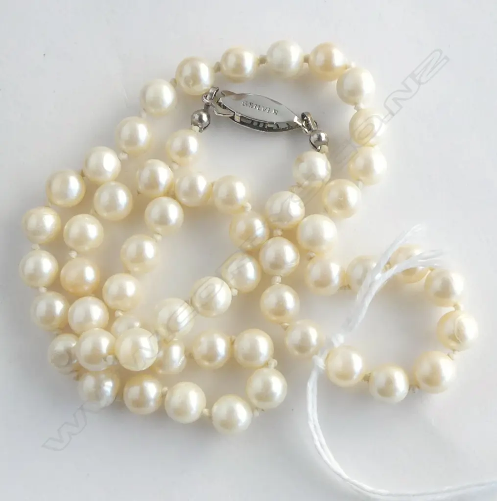 TOYOMOTO  SIMULATED PEARL NECKLACE w. SILVER CLASP L.450mm, boxed Image 1++