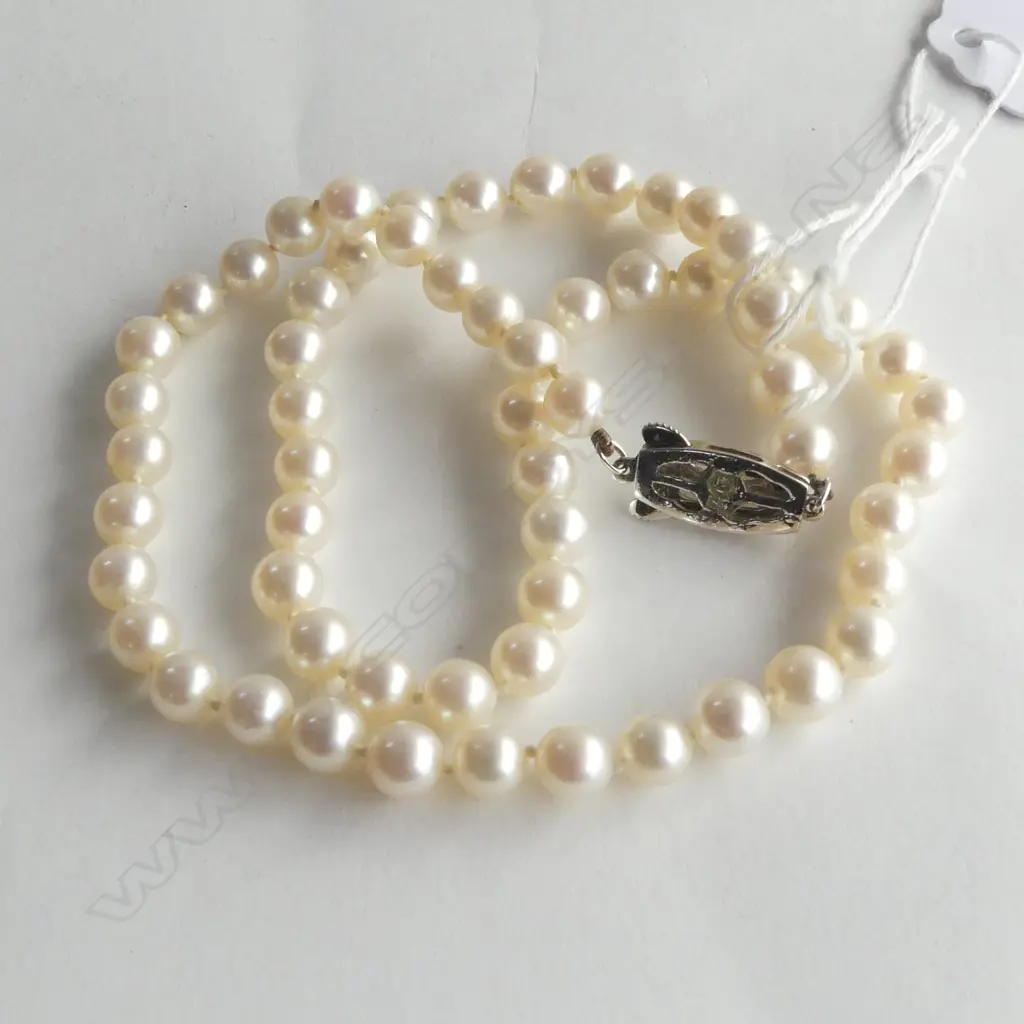 QUALITY MIKIMOTO CULTURED PEARL NECKLACE L.450mm, CASED Image 1++