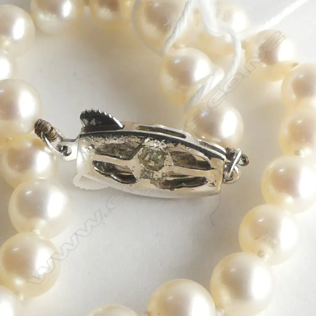 QUALITY MIKIMOTO CULTURED PEARL NECKLACE L.450mm, CASED Image 1++