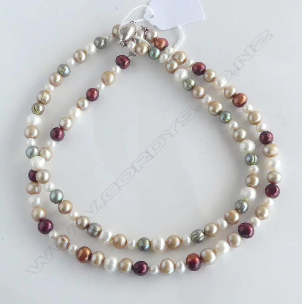 2 COLOURED FRESH WATER PEARL NECKLACES w. SILVER METALLIC CLASPS L.415mm Image 1++
