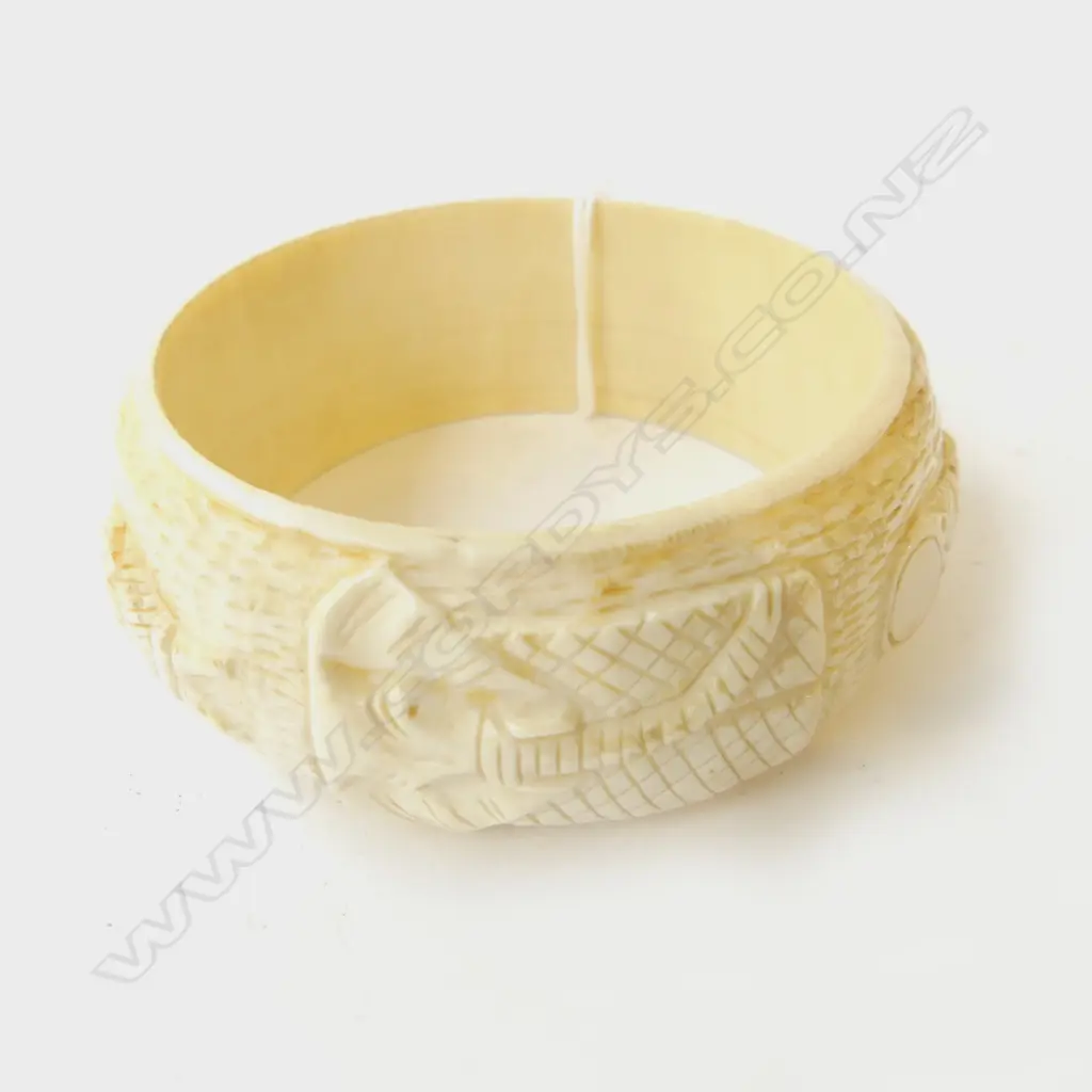 ORIENTAL IVORY BANGLE 65mm int. dia. Image 1++