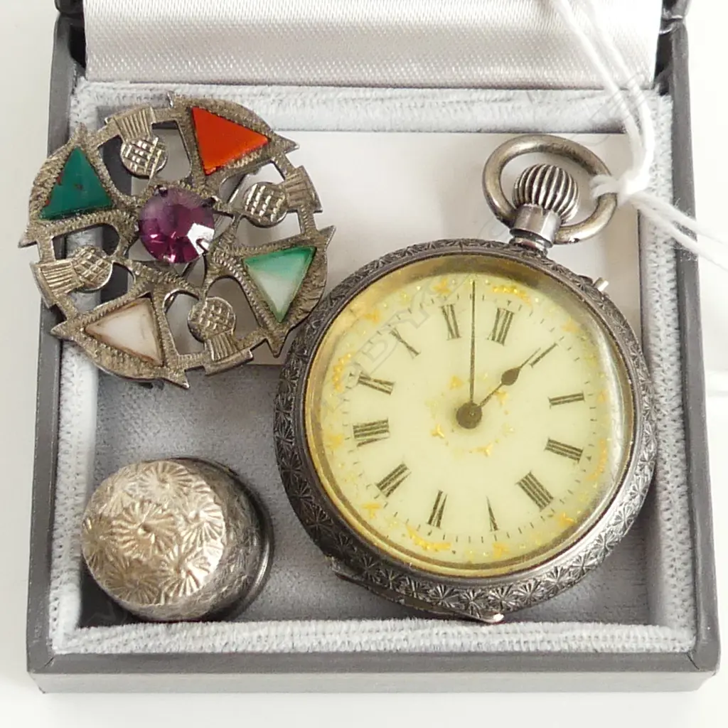 3 ANTIQUE SILVER ITEMS: FOB WATCH + SCOTTISH BROOCH + THIMBLE Image 1++