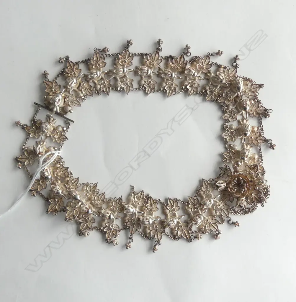 FANCY VINTAGE SILVER NECKLET multiple sculpted florals minor faults engraved sterling  Image 1++