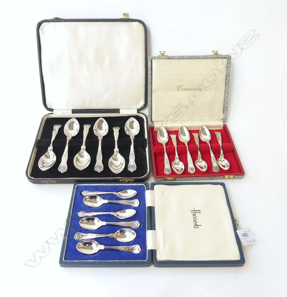 3 SETS OF 6 CASED SILVER PLATE TEASPOONS Image 1++
