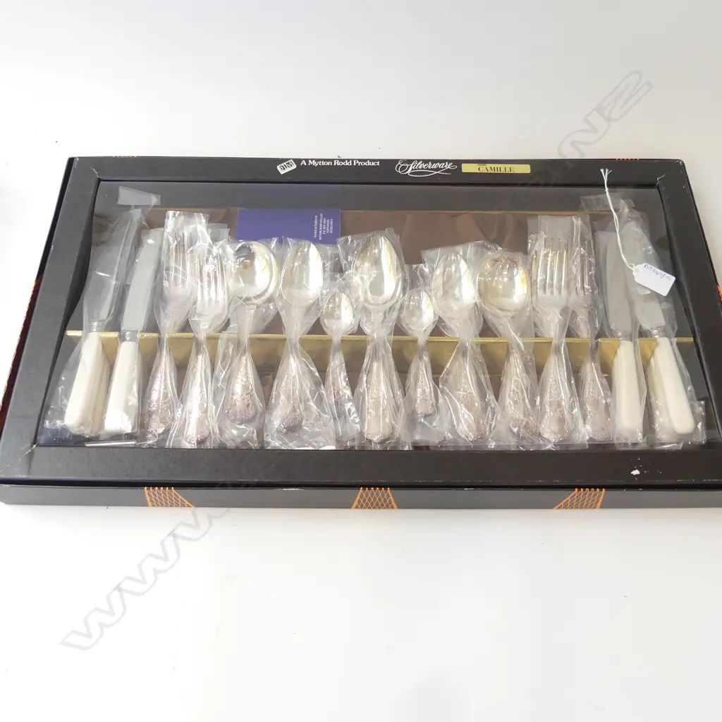 RODD CAMILLE CUTLERY SET, BOXED Image 1++