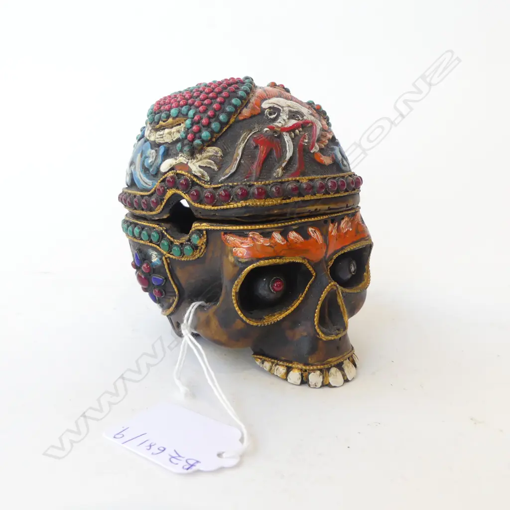 DECORATED RESIN SKULL H.100mm Image 1++