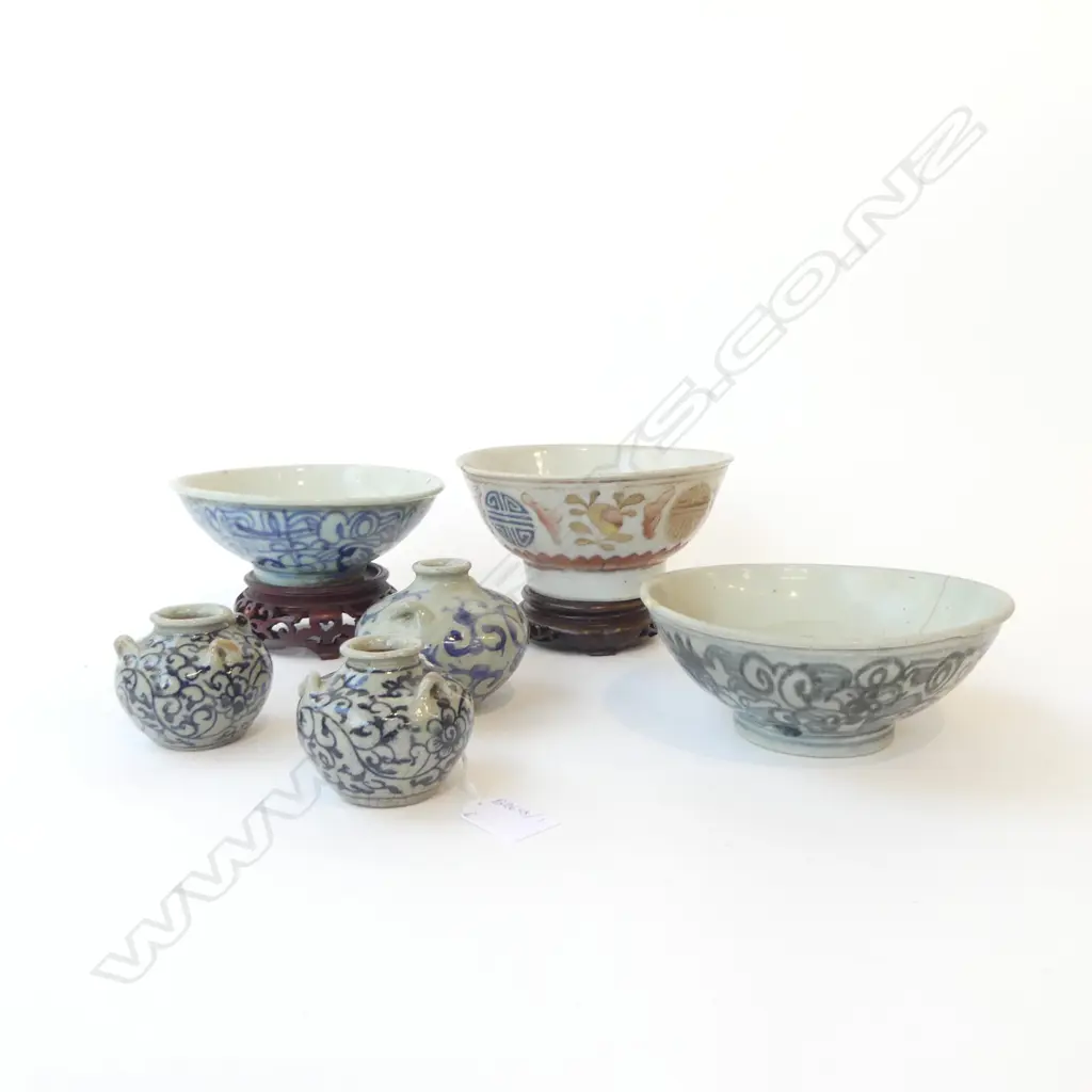 6 ORIENTAL PCES; 3 BOWLS (1 w. HAIRLINES) 165mm dia + 3 SMALL VASES Image 1++