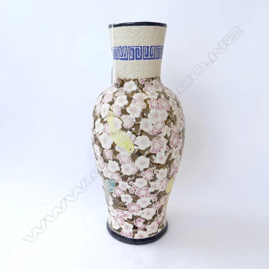 LG ORIENTAL PIERCED VASE H.475mm Image 1++