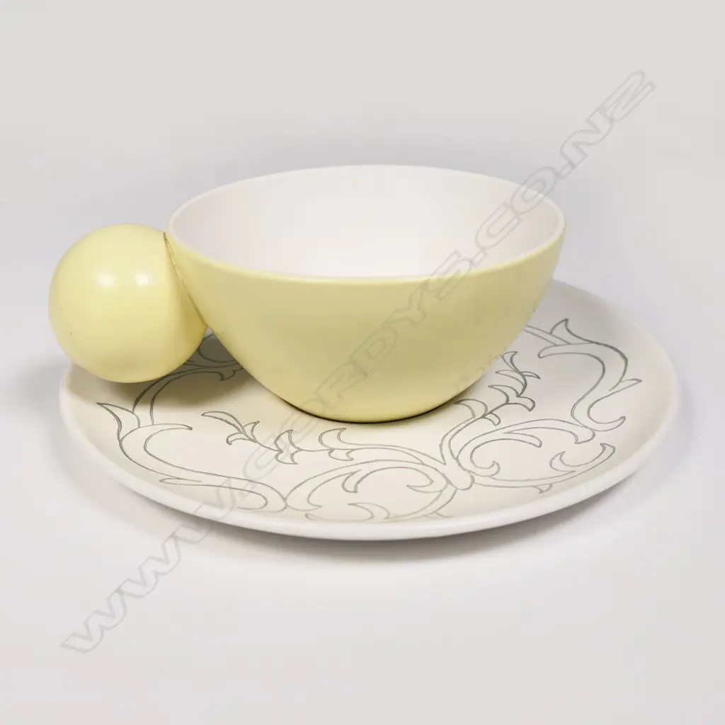 DOROTHY THORPE CROWN LYNN 'SANTA BARBARA' YELLOW CUP & SAUCER, #472 Image 1++
