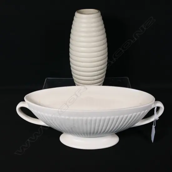 CROWN LYNN RIBBED VASE (H.200mm) & WEDGWOOD TWO-HANDLED MANTEL VASE (L.320mm). Some faults