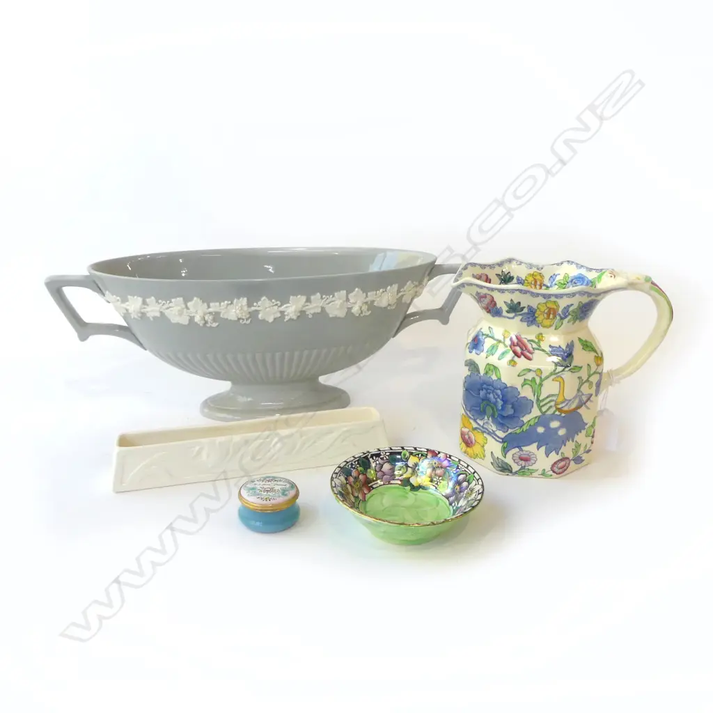 5 PCES CERAMICS; MASONS REGENCY JUG H.155mm, WEDGWOOD VASE W.395mm (DULL) + 3 OTHER Image 1++