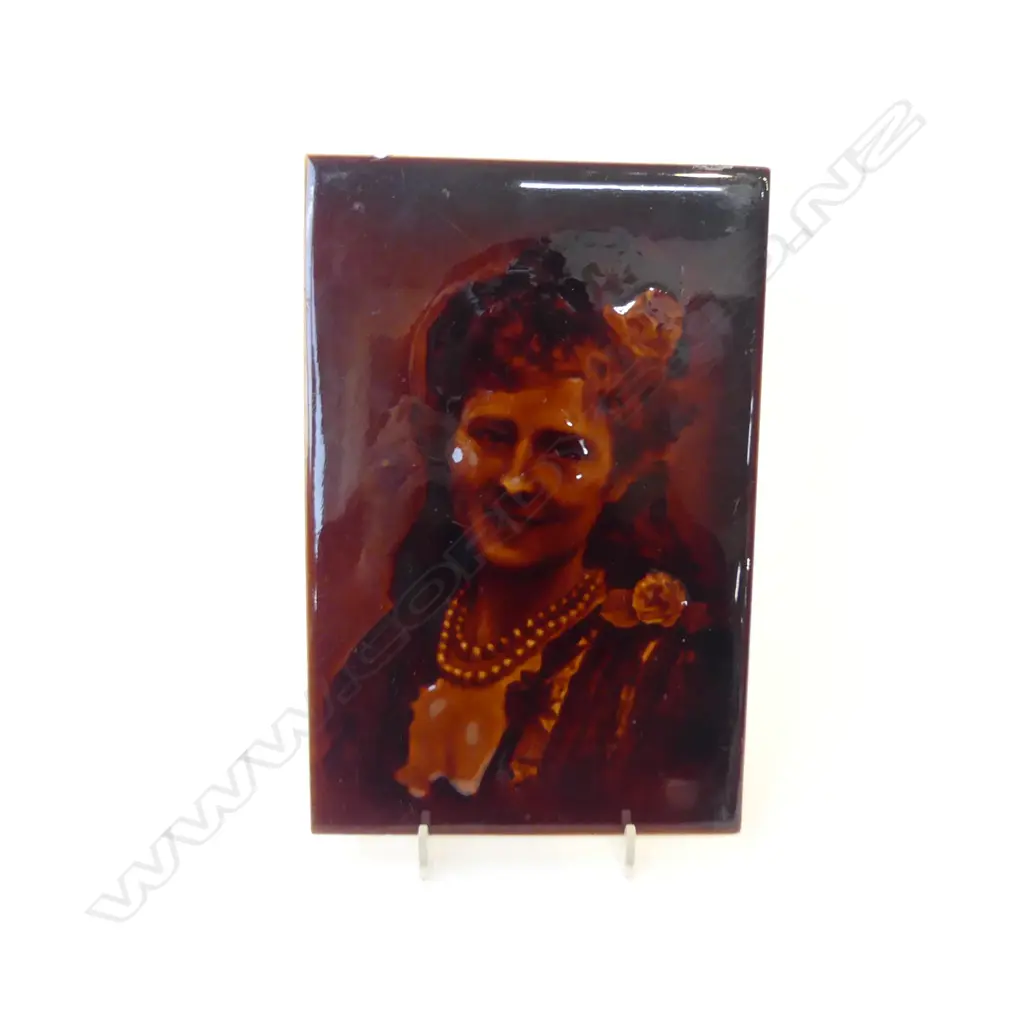 ANTIQUE PHOTOGRAPHIC PORTRAIT TILE BY SHERWIN AND COTTON ENGLAND C.1900, L.230MM Image 1++