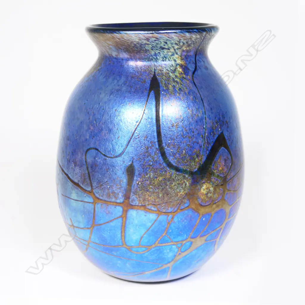 IRIDESCENT BLUE GARY NASH VASE, H.200mm Image 1++