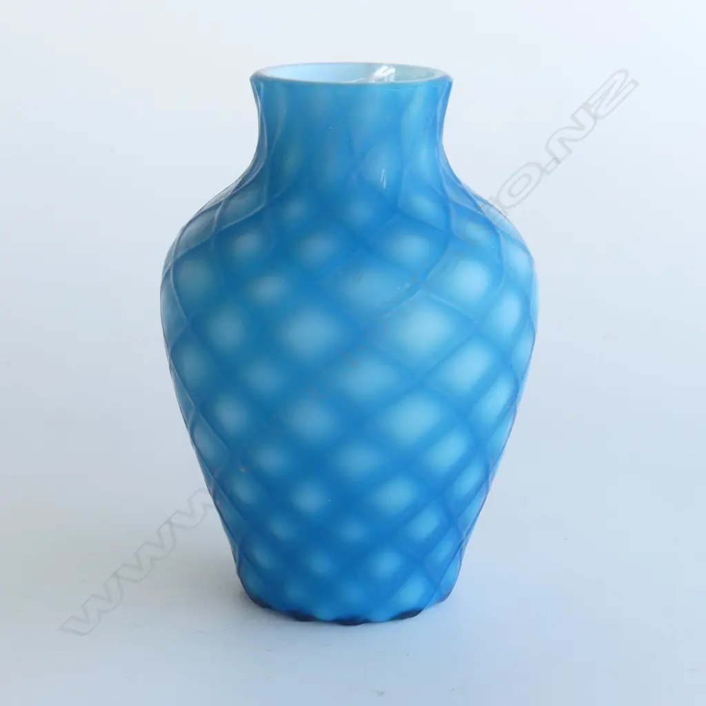 VICTORIAN BLUE SATIN GLASS DIAMOND QUILTED VASE Image 1++