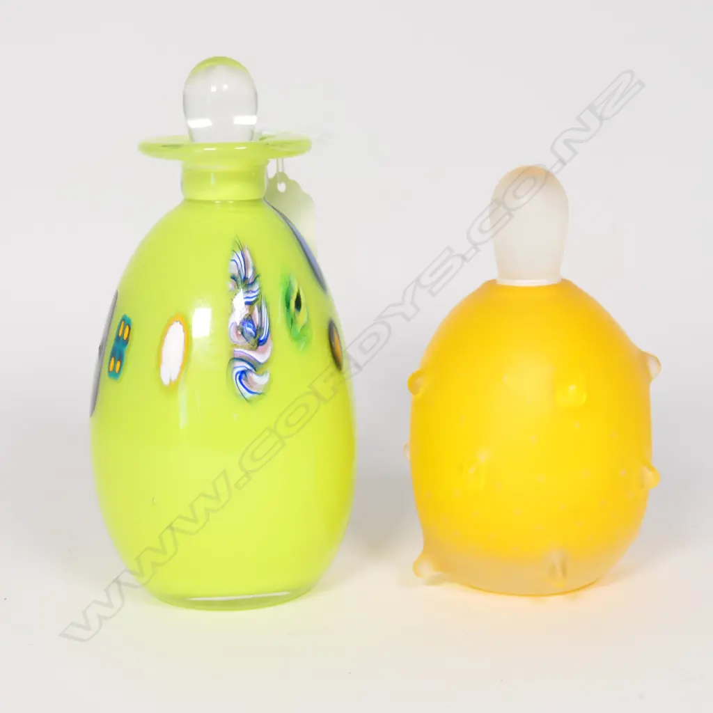 TWO NZ SCENT BOTTLES; ONE PETER VIESNIK, SIGNED, CHIP TO WAND (H.160mm) & YELLOW HORNED MELON SHAPE BOTTLE, H.130mm Image 1++
