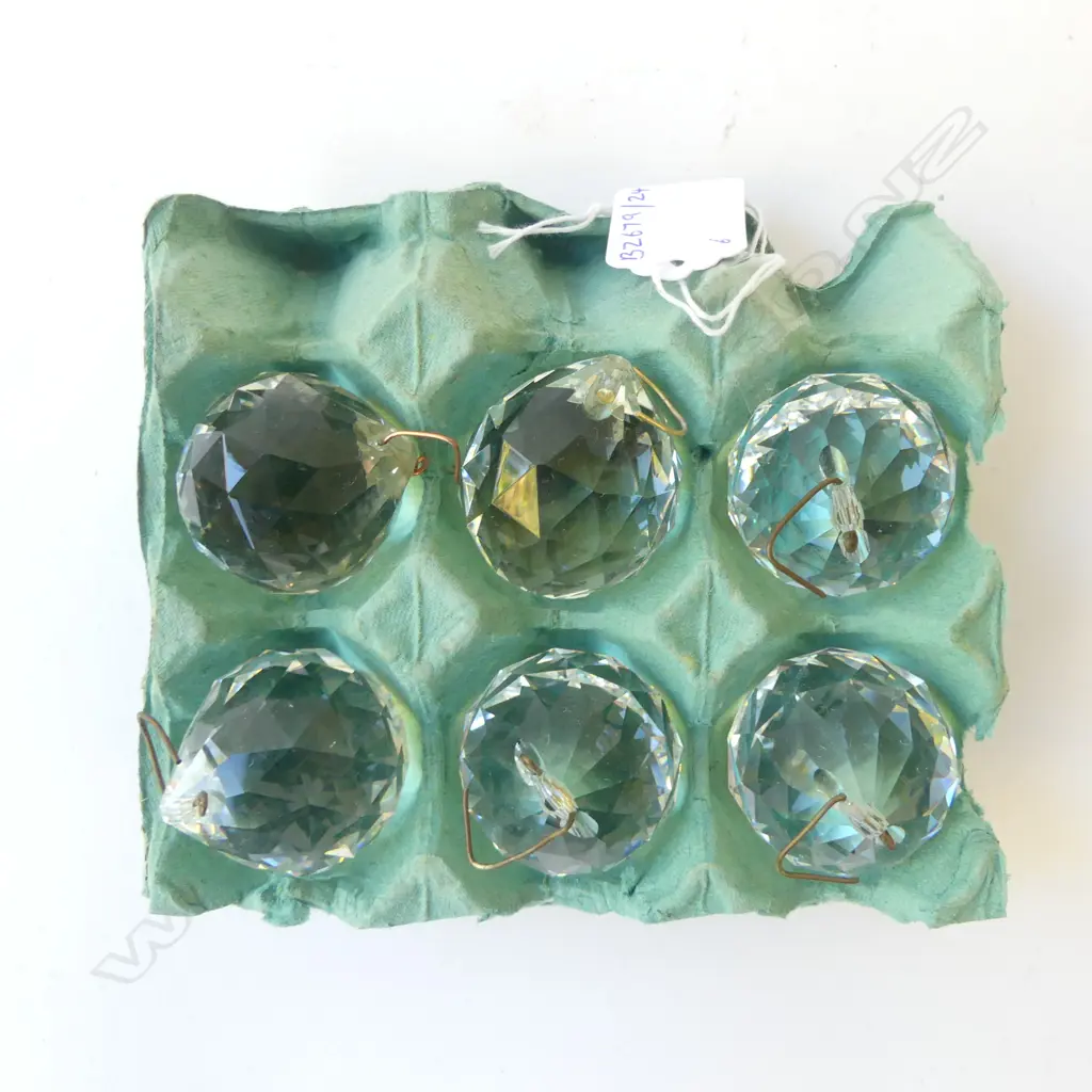 SIX QUALITY FACET CUT CRYSTAL BALLS WITH HANGERS, D.40MM Image 1++