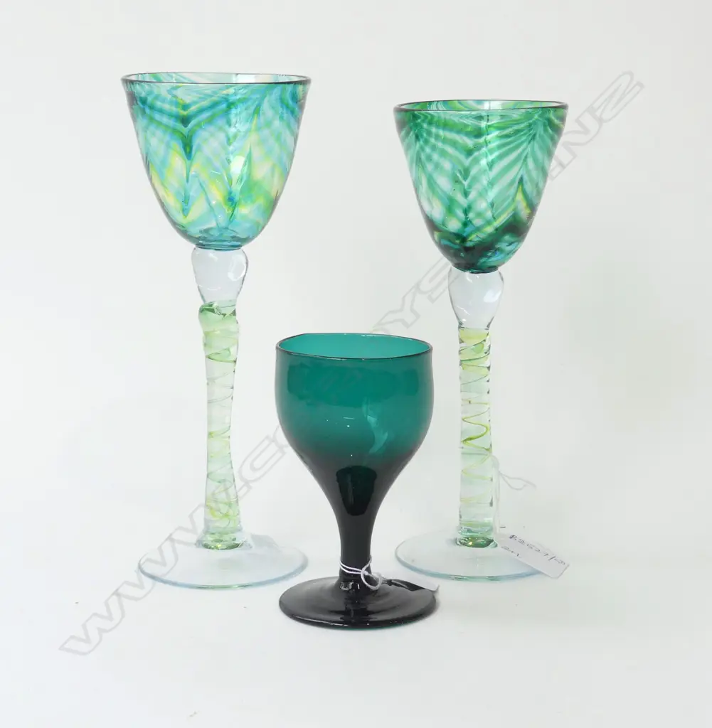 3 GREEN DRINKING GLASSES; 2 FLAMEDAISY (NELSON) NIKAU H.220mm + ANTIQUE GREEN GLASS H.110mm Image 1++