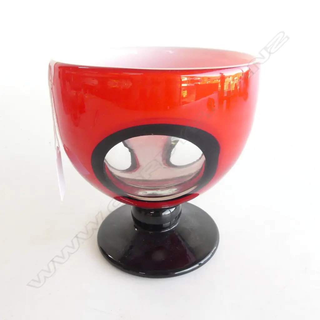 ART GLASS RED /BLK PEDESTAL BOWL w CIRCLES, H.150mm Image 1++