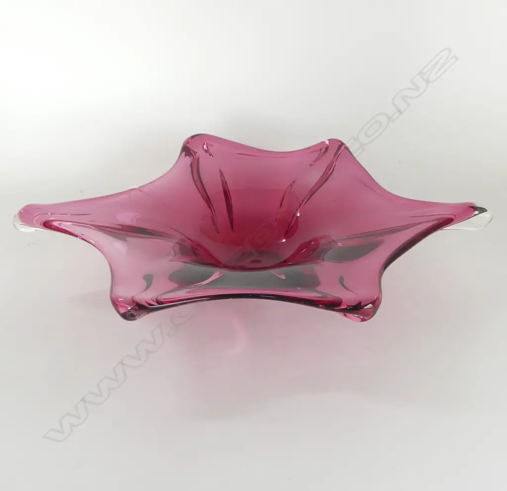 VINTAGE CRANBERRY ART GLASS BOWL Dia.480mm Image 1++