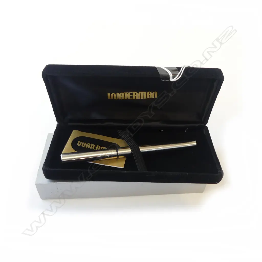 VINTAGE WATERMAN FOUNTAIN PEN IN VELVET BOX WITH LABEL UNUSED Image 1++